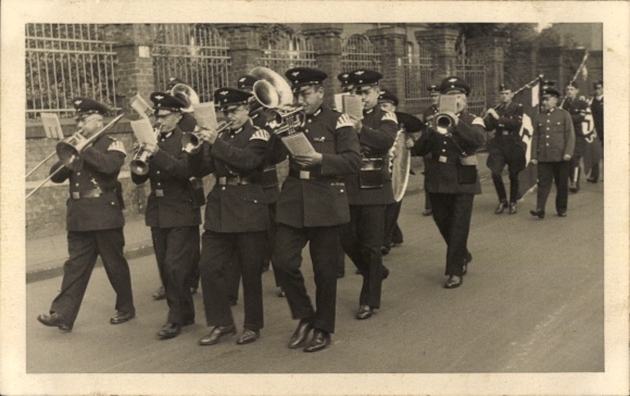 Photo Postcard Orchestra of the Wehrmacht in uniform, DAF, festival march Cologne - Brühl