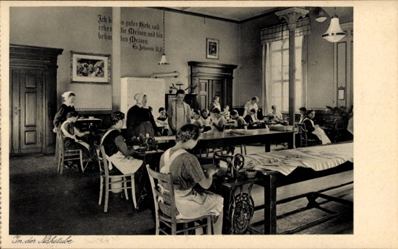 Postcard Berlin Prenzlauer Berg, Martashof, Home Economics School, Schwedter Straße 37/40, Sewing Room
