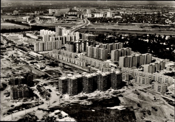 Ak Berlin Neukölln, Wohnsiedlung im Bau, Luftbild