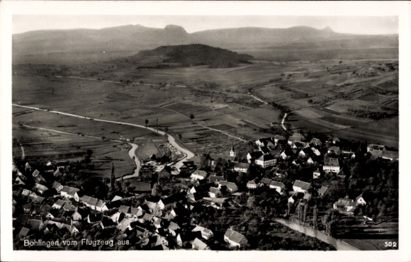 Ak Bohlingen Singen Hohentwiel Baden Württemberg, Luftaufnahme von  Landschaft, Häuser, Nummer 50