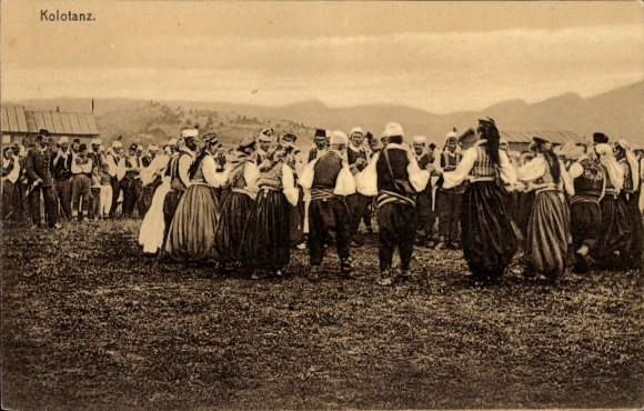 Postcard Kolotanz, folk costumes