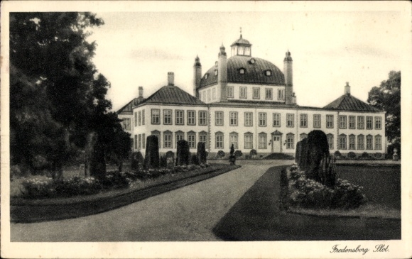 KP Fredensborg Dania, Slot