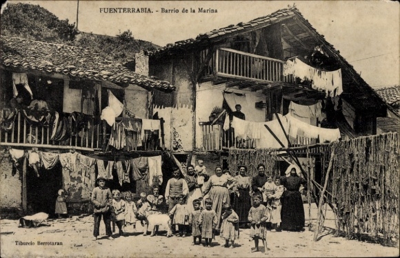 Postcard Fuenterrabia Basque Country, Barrio de la Marina, clotheslines, residents