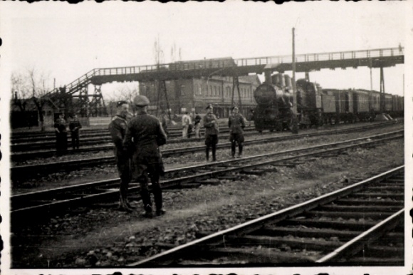Photo Fetesti Romania, train station, track side, steam locomotive, Wehrmacht soldiers