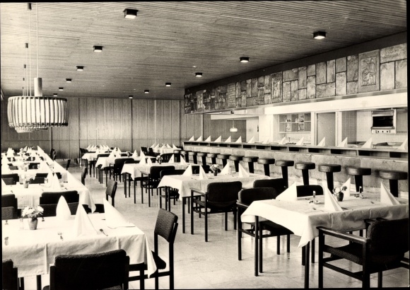 Ak Oberwiesenthal in het Saksische Ertsgebergte, restaurant HO Fichtelberghaus, grillrestaurant, melkbar