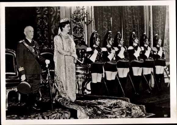 Zdjęcie Hoffmann, król Wiktor Emanuel III. Włoch i Albanii, Elena, Żołnierze Gwardii, kwiecień 1939 r