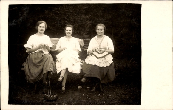 Photo Postcard knitting women