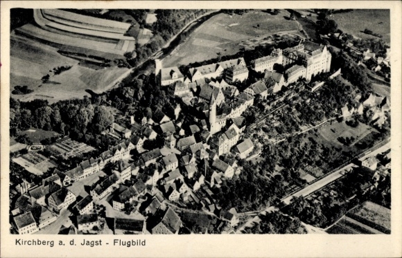 Ak Kirchberg an der Jagst, Luftaufnahme der Stadt,  Architektur, landschaftliche Umgebung