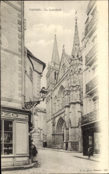 Postcard Vannes Morbihan, La Cathédrale, charming street, architecture