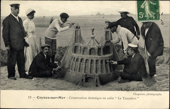 Postcard Cayeux sur Mer Somme, artificial structure in the sand Le Trocadero
