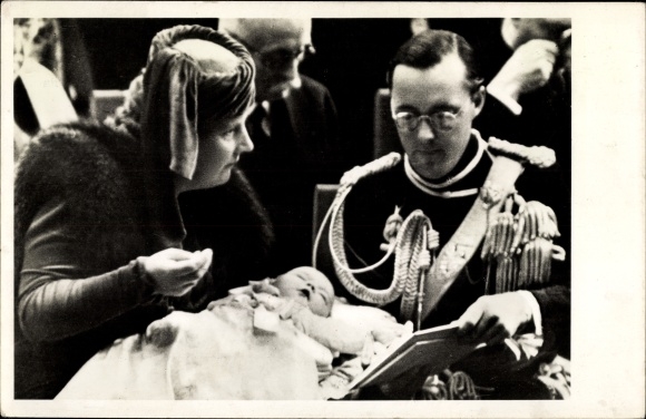 Postcard Queen Juliana of the Netherlands, Prince Bernhard, Christening of Princess Marijke