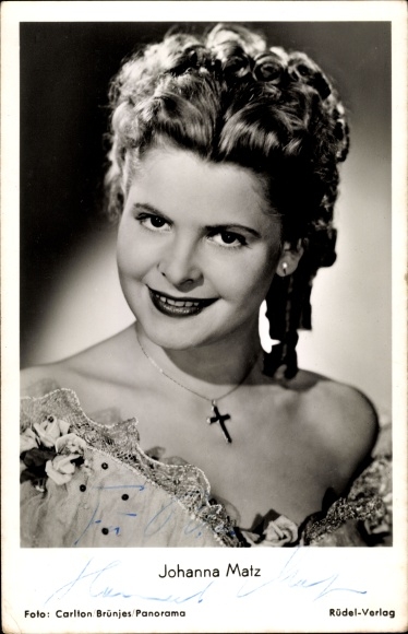 Postcard actress Johanna Matz, portrait, autograph