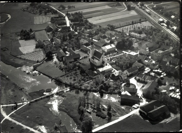 Postcard Marklkofen Lower Bavaria, small town with church, around 1940