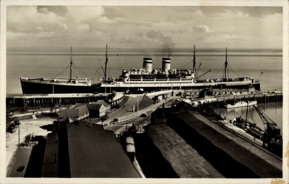 Postcard fast steamer Deutschland, Hamburg Amerika Linie, at the overseas pier in Cuxhaven