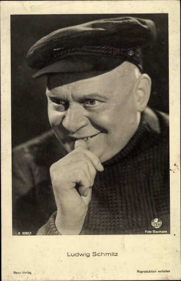 Postcard actor Ludwig Schmitz, portrait, peaked cap