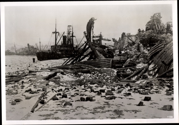 Photo Hoffmann, The port of Feodosiya in the Crimea destroyed by German bombers, Feb. 1942