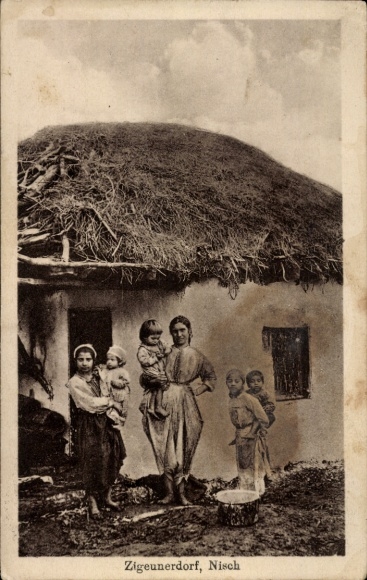 Ak Niš Nisch Servië, zigeunerdorp, familiefoto