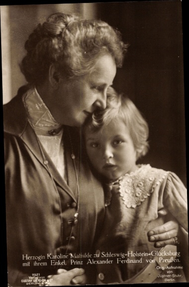Postcard Duchess Karoline Mathilde of Schleswig Holstein Glücksburg, Prince Alexander Ferdinand of Prussia