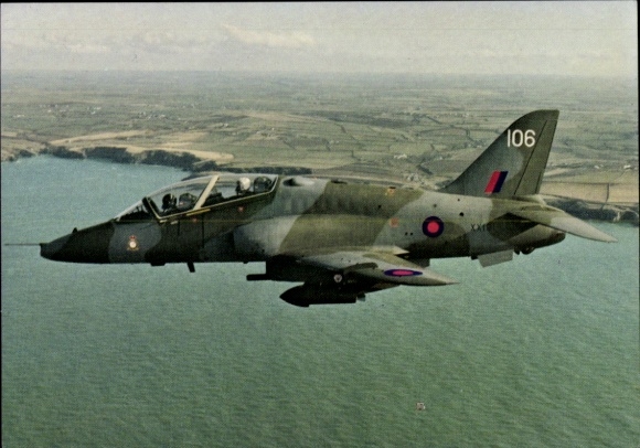 Postcard British military aircraft Hawker Siddeley Hawk