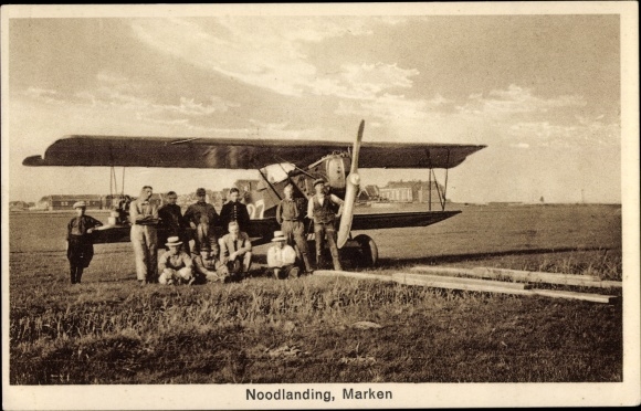 Postcard Marken Nordholland, Noodlanding, emergency landing on a meadow, airplane