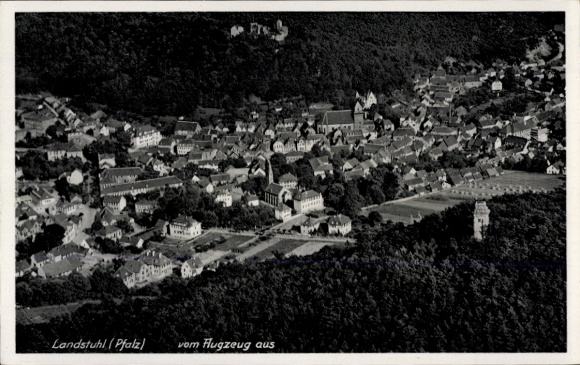 Ak Landstuhl in der Pfalz, Ortsansicht, Luftbild