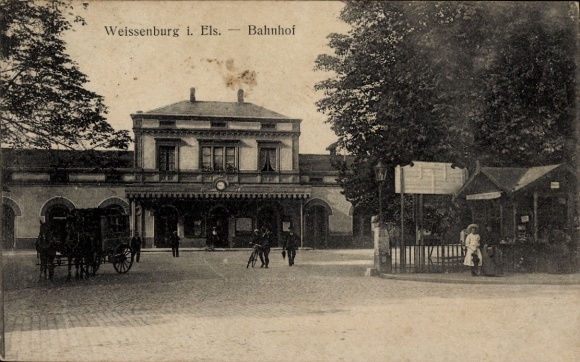Postcard Wissembourg Weissenburg Alsace Bas Rhin, train station, carriage