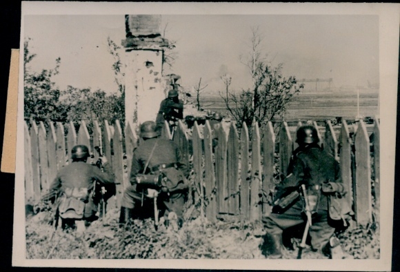 Zdjęcie: Coraz bliżej Leningradu, Waffen-SS, oddziały szturmowe eksplorują gniazda oporu, 1941 r.
