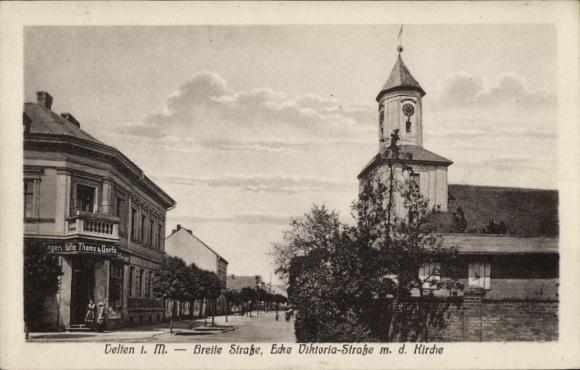 Ak Velten im Kreis Oberhavel, Breite Straße, Ecke Viktoria Straße mit Kirche