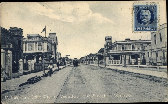 Postcard Havana Habana Cuba, 17th Street in Vedado, street section