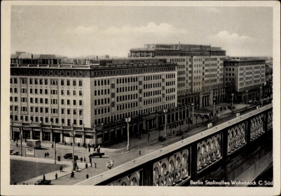 Postcard Berlin Friedrichshain, Apartment Block C South, Stalinallee, Architecture, 1950s