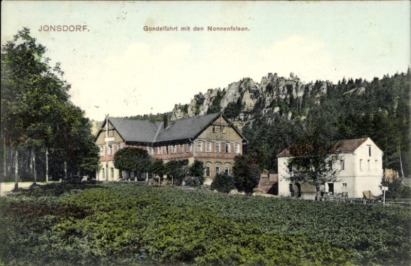 Ak Jonsdorf in der Oberlausitz Sachsen, Gondelfahrt mit den Nonnenfelsen, Gebäude im Vordergru...