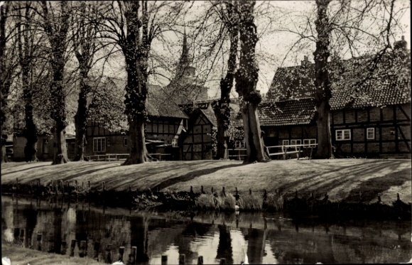 Postcard Boizenburg an der Elbe, moat, half-timbered houses