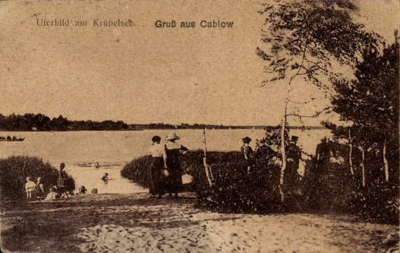 KP Cablow Kablow Königs Wusterhausen w Brandenburgii, scena brzegowa, kąpiący się, ludzie na plaży, La...