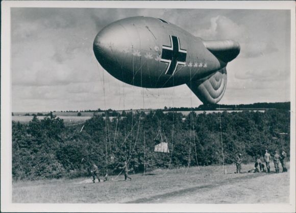 Photo captive balloon is drawn in, Wehrmacht, II WW