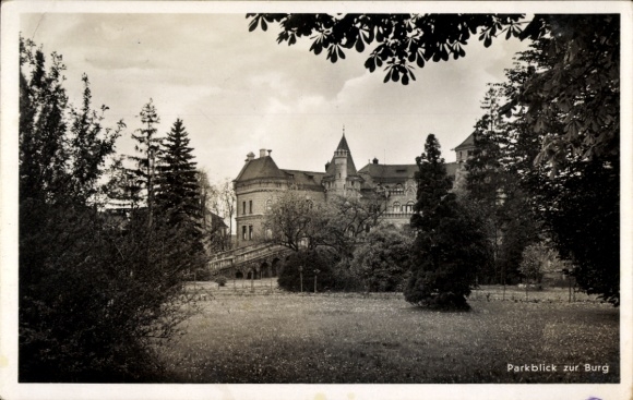 Ak Bad Gögging Neustadt an der Donau Niederbayern, Heilanstalt, Parkblick zur Burg