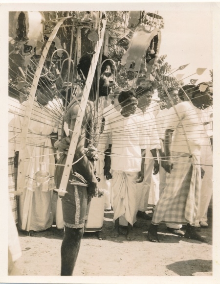 Photo Singapore Singapore, young man in a procession?