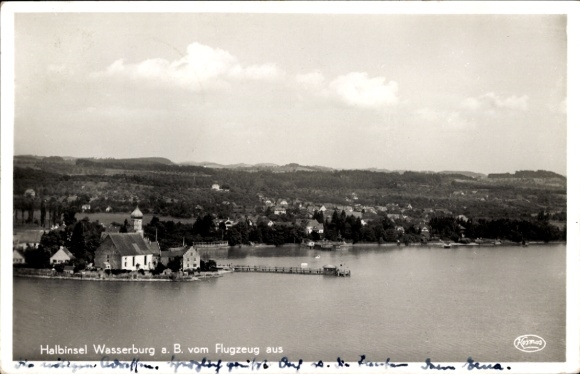 Ak Wasserburg am Bodensee Schwaben, Halbinsel Wasserburg, Flugaufnahme, idyllische Landschaft, Se