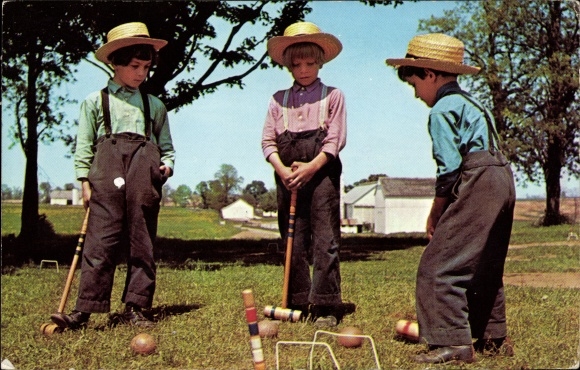 Ak Pennsylvania USA, Amish Country, jongens die croquet spelen