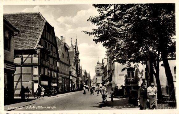 Postcard Lippstadt in the district of Soest North Rhine Westphalia, party in the Adolf Hitler Street, passers-by