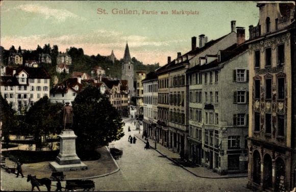 KP St. Gallen Miasto Szwajcaria, rynek, budynek, statua, widok z ulicy