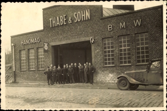 Photo Postcard Dortmund in the Ruhr area, workshop building Thabe & Sohn, Hanomag, BMW, mechanic