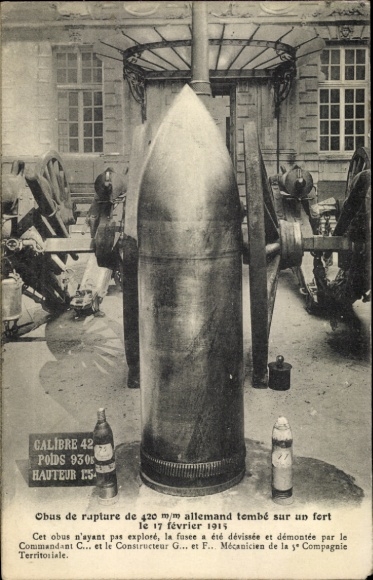 Postcard German caliber 42 grenade exhibited in French fort