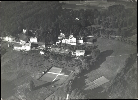 Ak Bad Adelholzen Siegsdorf in Opper-Beieren, luchtfoto van het kasteel