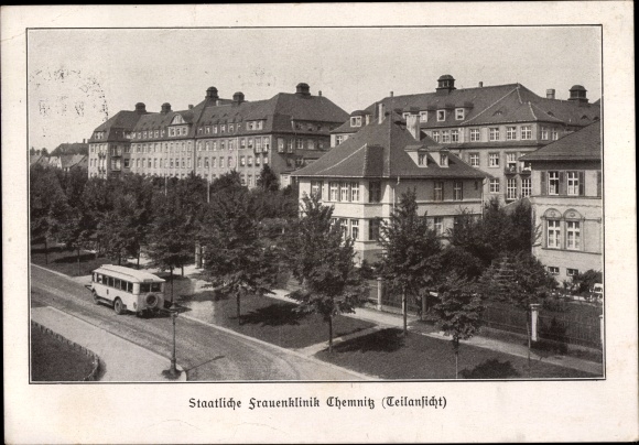 Postcard Chemnitz Sachsen, state women's clinic, partial view from the street, bus