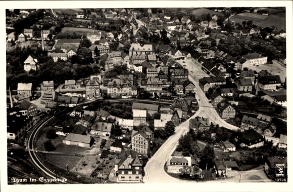 Ak Thum im Erzgebirge Sachsen, Fliegeraufnahme, Stadtpanorama, Klinke & Co. 13706