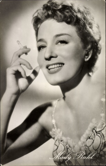 Postcard actress Mady Rahl, portrait, smoking cigarette, décolleté