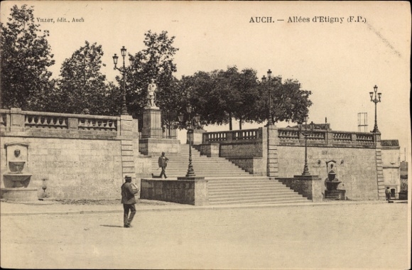 Ak Auch Gers, Statue, Treppen, Bäume, Straßenlaternen,  Frankreich