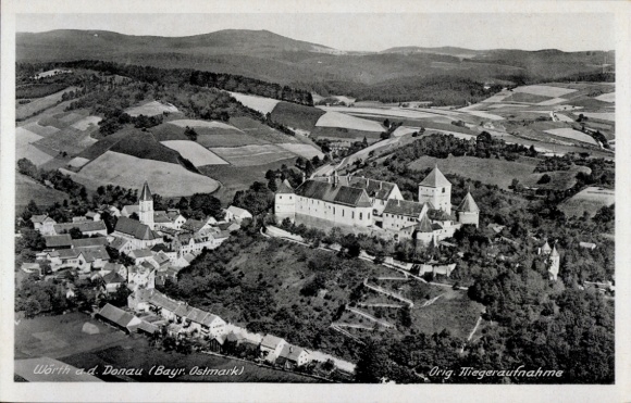 Ak Wörth an der Donau Oberpfalz Bayern, Luftaufnahme von Wörth, Burganlage, umliegende Felder