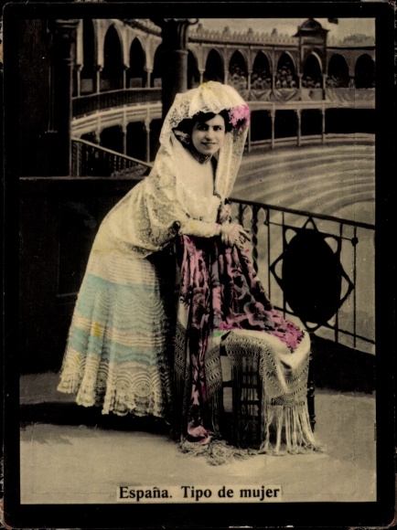 Photo Spain, Tipo de Mujer, Woman in national costume