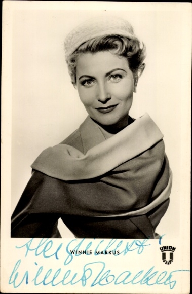 Postcard actress Winnie Markus, portrait with hat, autograph, It's called love